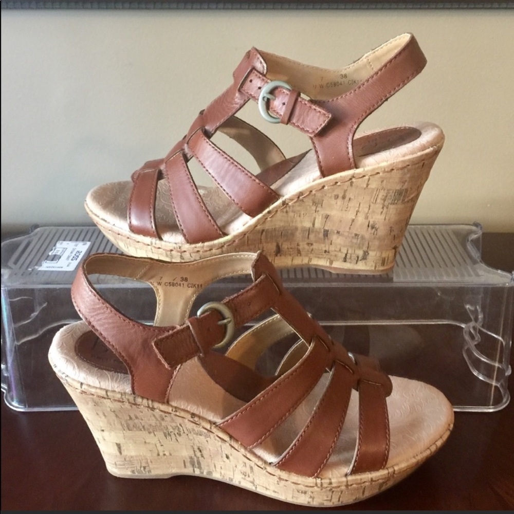 b.o.c. Born Brown Strappy Platform Sandals 7